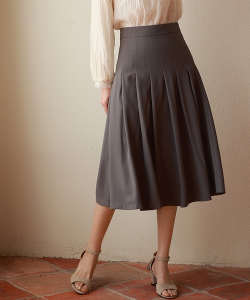 SAISON DE PAPILLON（セゾンドパピヨン）の「幅広プリーツスカート（スカート・レディース・ベージュ/パープル/ネイビー/チャコール/ブルーグレー/ブラック/ブラウン/カーキ・S/M/L）」の4枚目の写真
