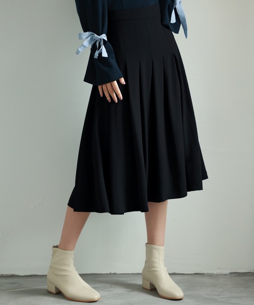 SAISON DE PAPILLON（セゾンドパピヨン）の「幅広プリーツスカート（スカート・レディース・ベージュ/パープル/ネイビー/チャコール/ブルーグレー/ブラック/ブラウン/カーキ・S/M/L）」の2枚目の写真
