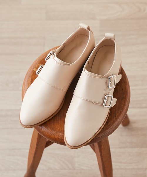 menue(メヌエ)の「ダブルモンクストラップシューズ(ドレスシューズ・レディース・ブラック/アイボリー・LL/3L/S/M/L/XS)」の1枚目の写真