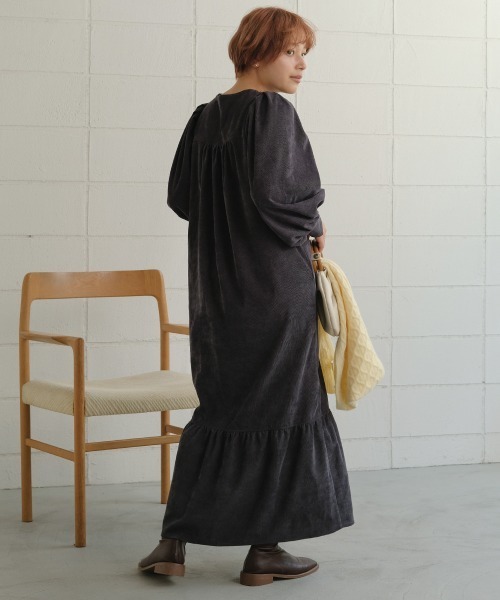 Bab(バブ)の「フロントレースフレアワンピース(ワンピース・レディース・チャコールグレー/ベージュ/カーキ・M)」の20枚目の写真