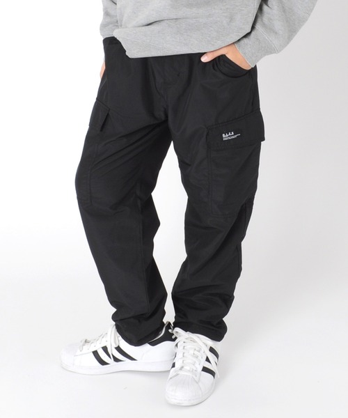 GLAZOS（グラソス）の「[ワイドテーパード]タフタ裏フリース・カーゴパンツ（カーゴパンツ・キッズ・ブラック/ネイビー/カーキ・130cm/140cm/150cm/160cm/170cm）」の2枚目の写真