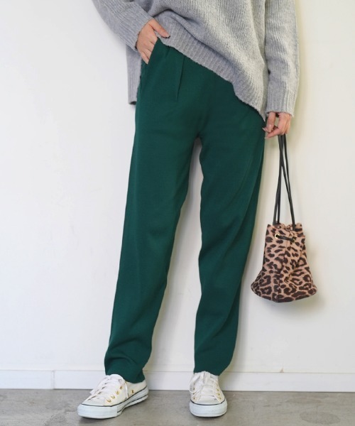 Futier land（フューティアランド）の「ウエストタックニットパンツ（その他パンツ・レディース・グレイッシュベージュ/チャコールグレー/ブラック/グリーン・FREE）」の9枚目の写真