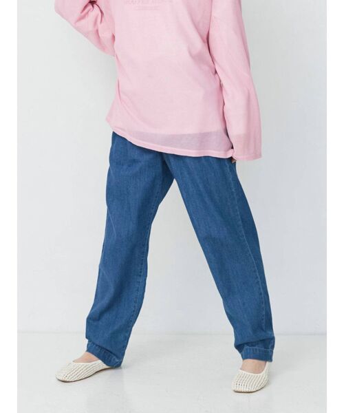 Ungrid(アングリッド)の「ハイウエストデニムルーズパンツ(その他パンツ・レディース・ブルー・SMALL/MEDIUM)」の13枚目の写真