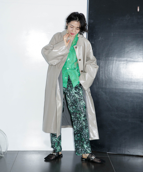CITYSHOP(シティーショップ)の「FAUX LEATHER コート(ステンカラーコート・レディース・ベージュ/サックスブルー・38/36)」の3枚目の写真