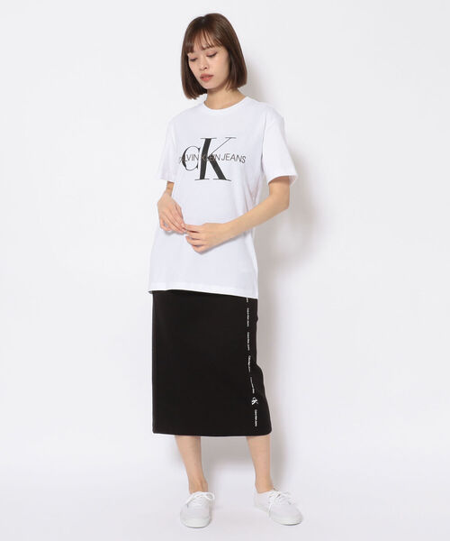 Calvin Klein（カルバン・クライン）の「Calvin Klein Jeans（カルバン クライン ジーンズ）MONOGRAM BOX REGULAR T/Tシャツ（Tシャツ/カットソー・レディース・ホワイト/ブラック・SMALL）」の9枚目の写真