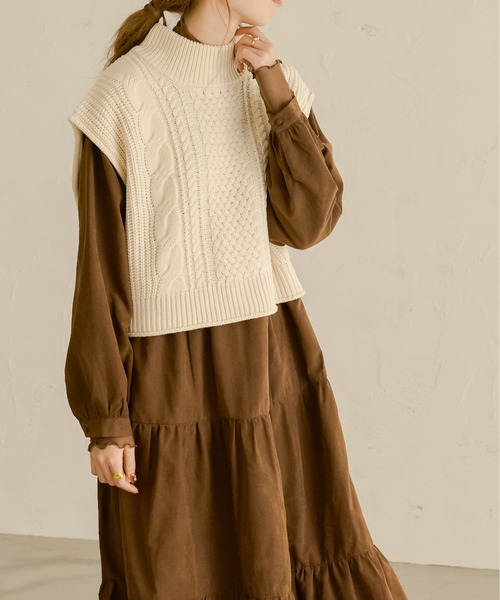 Ambre Neige(アンブルネージュ)の「2WAYケーブルニットベスト/【WEB/EC限定商品】(ベスト・レディース・アイボリー/モカ・FREE)」の9枚目の写真