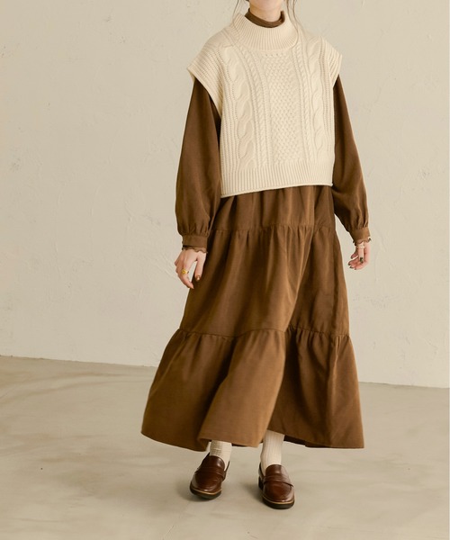 Ambre Neige(アンブルネージュ)の「2WAYケーブルニットベスト/【WEB/EC限定商品】(ベスト・レディース・アイボリー/モカ・FREE)」の10枚目の写真