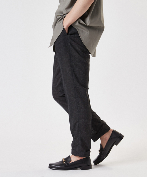 EDIFICE（エディフィス）の「《再入荷》カラミ ストレッチ テーパード イージーパンツ【セットアップ着用可】（スラックス・メンズ・ブラック/ベージュ/ネイビー/ブルー系その他/グレー/アイボリー・MEDIUM/LARGE/X-LARGE/SMALL）」の9枚目の写真