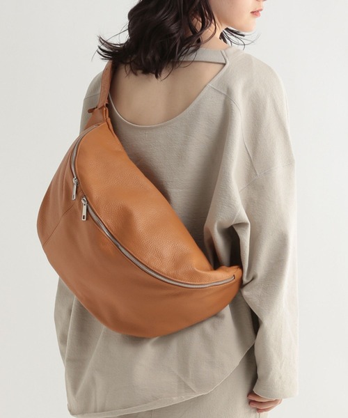 BEVINI(べヴィニ)の「★新色登場★BEVINI / BodyBag(ボディバッグ/ウエストポーチ・レディース・キャメル/ネイビー/ブラック・FREE)」の3枚目の写真