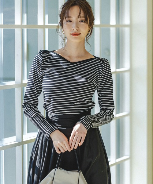 Andemiu（アンデミュウ）の「テレコボーダーＶネックＬＳ272902（Tシャツ/カットソー・レディース・ホワイト/ブラック/ブラウン・FREE）」の2枚目の写真