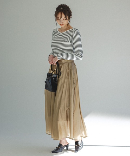 Andemiu（アンデミュウ）の「テレコボーダーＶネックＬＳ272902（Tシャツ/カットソー・レディース・ホワイト/ブラック/ブラウン・FREE）」の21枚目の写真