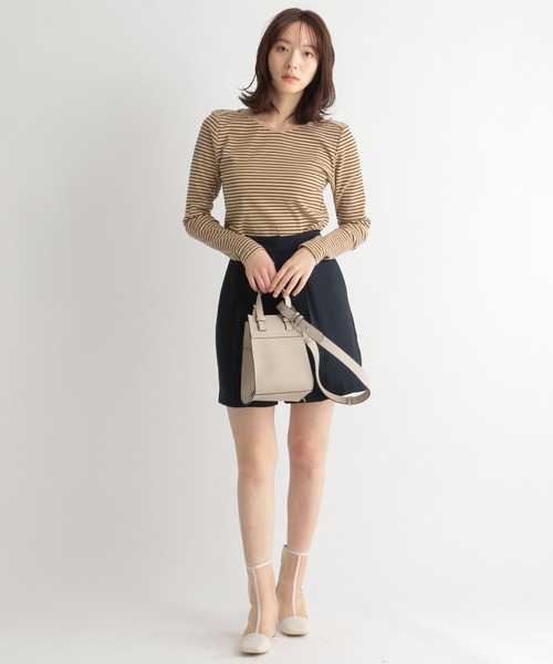 Andemiu（アンデミュウ）の「テレコボーダーＶネックＬＳ272902（Tシャツ/カットソー・レディース・ホワイト/ブラック/ブラウン・FREE）」の12枚目の写真