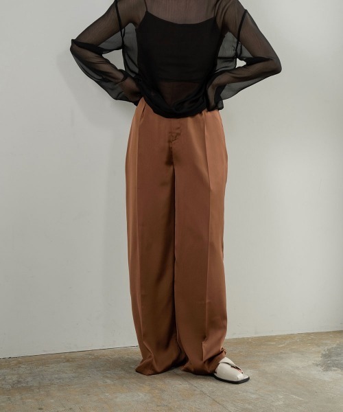 lawgy(ラウジー)の「straight dull color pants(その他パンツ・レディース・ブラウン/ブルー系/イエロー系・FREE)」の4枚目の写真