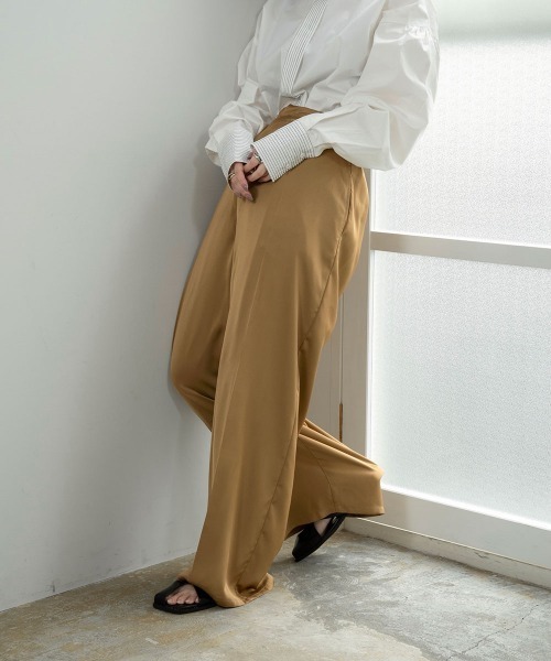 lawgy(ラウジー)の「straight dull color pants(その他パンツ・レディース・ブラウン/ブルー系/イエロー系・FREE)」の17枚目の写真