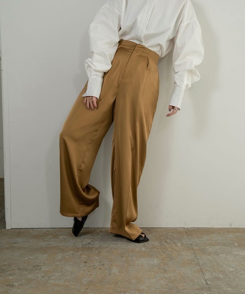 lawgy(ラウジー)の「straight dull color pants(その他パンツ・レディース・ブラウン/ブルー系/イエロー系・FREE)」の16枚目の写真