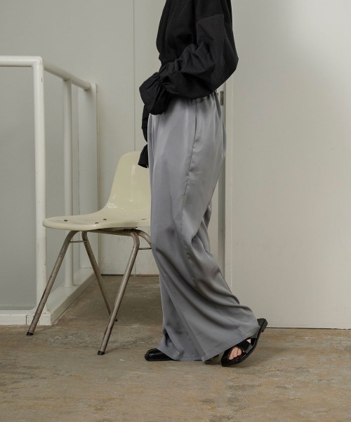 lawgy(ラウジー)の「straight dull color pants(その他パンツ・レディース・ブラウン/ブルー系/イエロー系・FREE)」の14枚目の写真