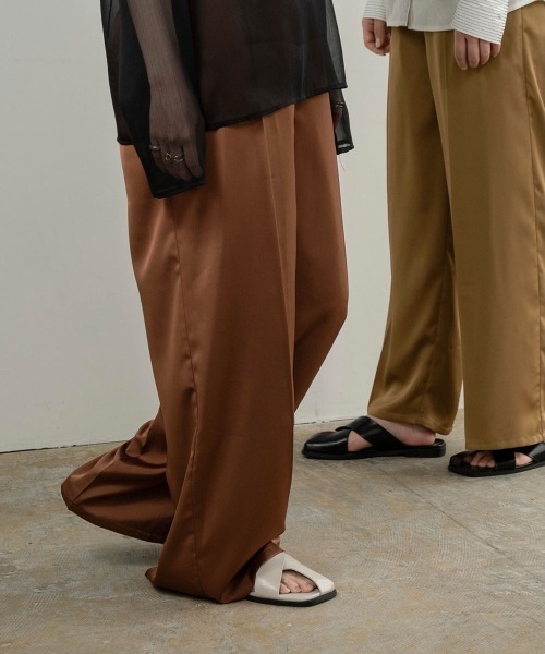 lawgy(ラウジー)の「straight dull color pants(その他パンツ・レディース・ブラウン/ブルー系/イエロー系・FREE)」の6枚目の写真