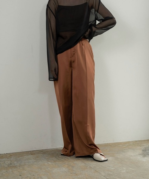 lawgy(ラウジー)の「straight dull color pants(その他パンツ・レディース・ブラウン/ブルー系/イエロー系・FREE)」の5枚目の写真