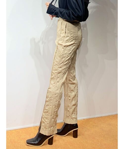 EMODA（エモダ）の「スイッチングラインフレアパンツ（その他パンツ・レディース・ブラック/ベージュ/ブルー・SMALL/MEDIUM）」の3枚目の写真