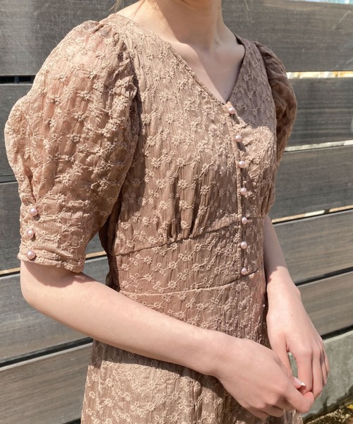 archives(アルシーヴ)の「刺繍切替ワンピース(ワンピース・レディース・グレイッシュベージュ/オフホワイト/モカ/ブラック・MEDIUM)」の14枚目の写真