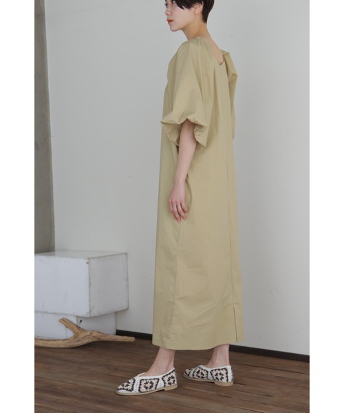 ROSE BUD（ローズバッド）の「袖ボリュームワンピース（ワンピース・レディース・ブラック/ベージュ・FREE）」の7枚目の写真