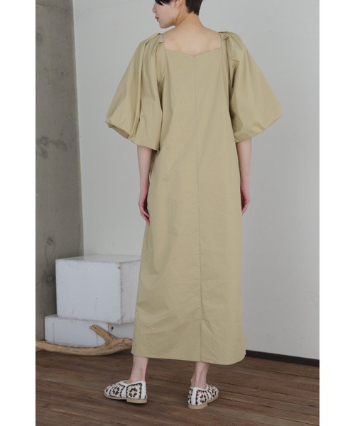 ROSE BUD（ローズバッド）の「袖ボリュームワンピース（ワンピース・レディース・ブラック/ベージュ・FREE）」の8枚目の写真