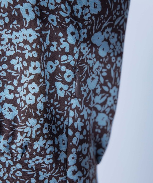 ROPE'（ロペ）の「レーヨンライクポリフラワープリントワンピース（ワンピース・レディース・ブラウン/ブラック・38/36）」の14枚目の写真