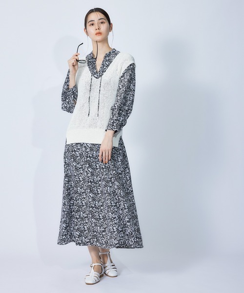 ROPE'（ロペ）の「レーヨンライクポリフラワープリントワンピース（ワンピース・レディース・ブラウン/ブラック・38/36）」の21枚目の写真