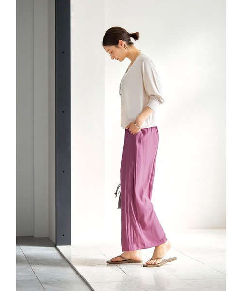 STYLE DELI(スタイルデリ)の「質感加工サテンギャザーワイドパンツ(その他パンツ・レディース・ブルー系その他/プラム・SMALL/MEDIUM)」の16枚目の写真