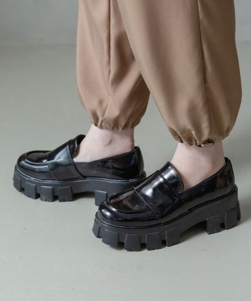 MARECHAL TERRE（マルシャルテル）の「ローファー（ローファー・レディース・ブラック/ネイビー/ブラウン/カーキ・22.5/24.5/23.5）」の2枚目の写真