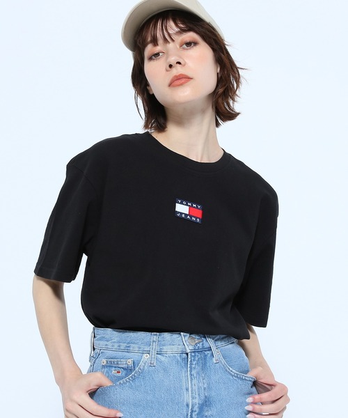 tommy jeans(トミー ジーンズ)の「バッジロゴTシャツ(Tシャツ/カットソー・メンズ・ホワイト/ネイビー/レッド/ブラック・SMALL/MEDIUM/LARGE/X-LARGE)」の19枚目の写真