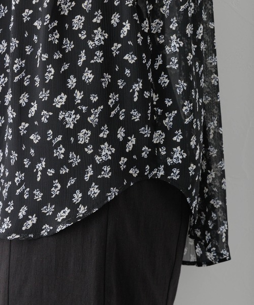 mysty woman（ミスティウーマン）の「【無地＆花柄】レイヤーカラーノスリシャツ 297703（シャツ/ブラウス・レディース・ブラック/パープル/オフホワイト/アイボリー・FREE）」の12枚目の写真