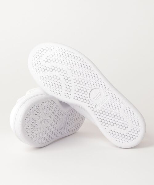 adidas（アディダス）の「スタンスミス / Stan Smith / アディダスオリジナルス（メンズ/レディース）（スニーカー・レディース・ホワイト/ホワイト×カーキブラウン/ホワイト×パープル・24.5cm/25.0cm/25.5cm/26.0cm/26.5cm/27.0cm/27.5cm/22.5cm/24.0cm/23.5cm/22.0cm/23.0cm/28.0cm）」の5枚目の写真