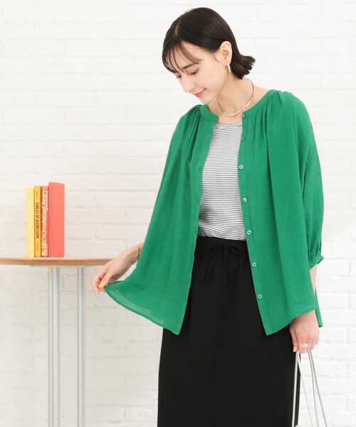 SHOO・LA・RUE（シューラルー）の「◆スラブバンドカラーシャツ（シャツ/ブラウス・レディース・ブラック/ダークグリーン/オフホワイト/マスタード・00）」の3枚目の写真