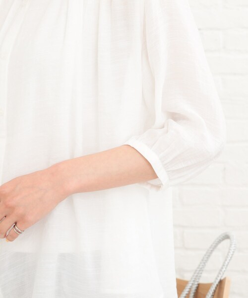 SHOO・LA・RUE（シューラルー）の「◆スラブバンドカラーシャツ（シャツ/ブラウス・レディース・ブラック/ダークグリーン/オフホワイト/マスタード・00）」の10枚目の写真