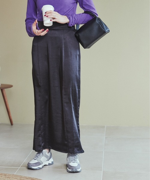 ANGIE（アンジー）の「サテンナロースカート（スカート・レディース・ブラック/ホワイト系その他/ブラック系その他/グリーン系その他/ライトベージュ・FREE）」の3枚目の写真