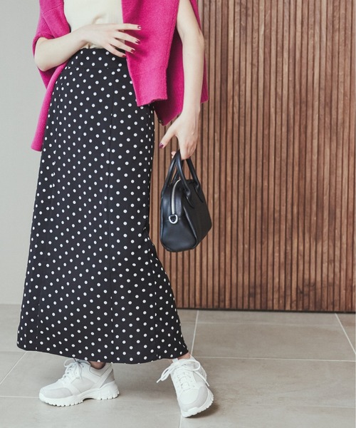 ANGIE（アンジー）の「サテンナロースカート（スカート・レディース・ブラック/ホワイト系その他/ブラック系その他/グリーン系その他/ライトベージュ・FREE）」の22枚目の写真