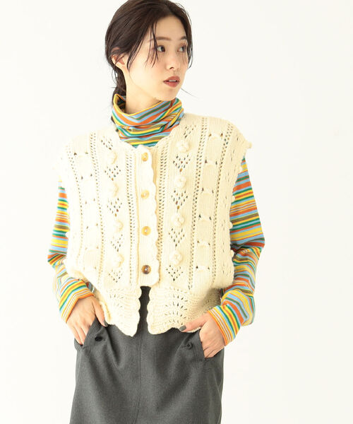 BEAMS BOY(ビームスボーイ)の「BEAMS BOY / アラン カーディガン ベスト(ベスト・レディース・ブラック/オフホワイト/レッド系その他3・ONE SIZE)」の5枚目の写真