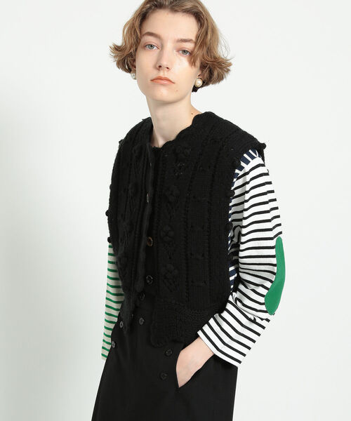 BEAMS BOY(ビームスボーイ)の「BEAMS BOY / アラン カーディガン ベスト(ベスト・レディース・ブラック/オフホワイト/レッド系その他3・ONE SIZE)」の13枚目の写真