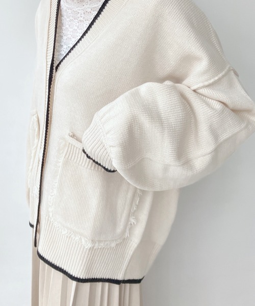 AS KNOW AS plus（アズノゥアズプラス）の「♪フリンジポケットBIGカーディガン（カーディガン/ボレロ・レディース・パープル/グリーン/ライトベージュ/レンガ/アイボリー系/ダークグリーン/ブルー系/イエロー系/ブルー系1/サンドベージュ/ピンク/グリーン系1/チャコールグレー・FREE）」の4枚目の写真