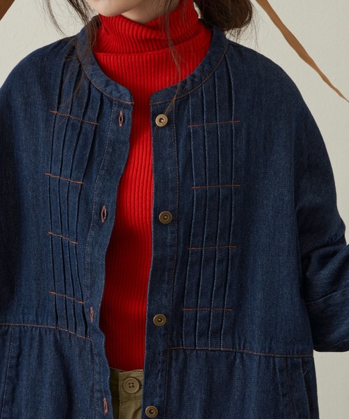 Libra Cue（リブラ キュー）の「“タックツイルコットンジャケット”　　　　　　　　　　　　　　　　　　　　　　　　　　　　　　　　　　　　　　　コットン100％、ワンピースやパンツなど様々なコーディネートに合わせられるオーバーサイズジャケット。（ノーカラージャケット・レディース・ネイビー/アイボリー・FREE）」の5枚目の写真