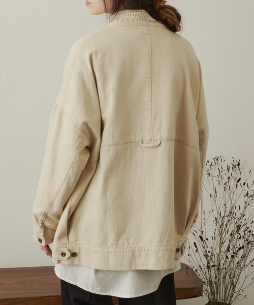 Libra Cue（リブラ キュー）の「“タックツイルコットンジャケット”　　　　　　　　　　　　　　　　　　　　　　　　　　　　　　　　　　　　　　　コットン100％、ワンピースやパンツなど様々なコーディネートに合わせられるオーバーサイズジャケット。（ノーカラージャケット・レディース・ネイビー/アイボリー・FREE）」の20枚目の写真