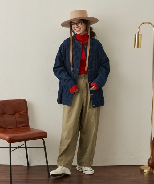 Libra Cue（リブラ キュー）の「“タックツイルコットンジャケット”　　　　　　　　　　　　　　　　　　　　　　　　　　　　　　　　　　　　　　　コットン100％、ワンピースやパンツなど様々なコーディネートに合わせられるオーバーサイズジャケット。（ノーカラージャケット・レディース・ネイビー/アイボリー・FREE）」の3枚目の写真