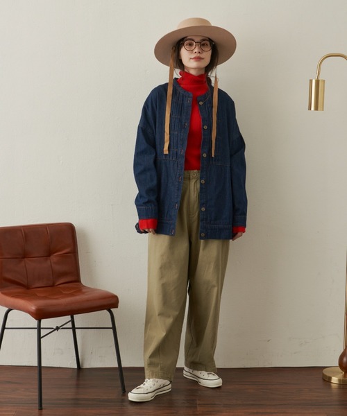 Libra Cue（リブラ キュー）の「“タックツイルコットンジャケット”　　　　　　　　　　　　　　　　　　　　　　　　　　　　　　　　　　　　　　　コットン100％、ワンピースやパンツなど様々なコーディネートに合わせられるオーバーサイズジャケット。（ノーカラージャケット・レディース・ネイビー/アイボリー・FREE）」の4枚目の写真