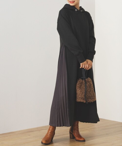 BEAMS HEART(ビームスハート)の「脇プリーツ フーディ ワンピース(ワンピース・レディース・ライトグレー/ブラウン系その他/ブラック/パープル系その他2/ホワイト系その他5・FREE)」の15枚目の写真