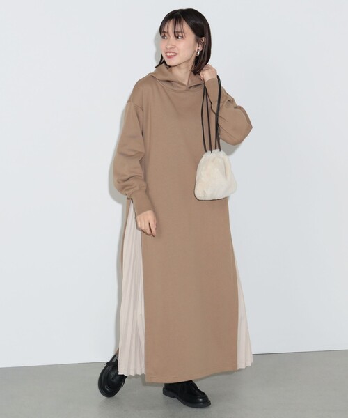 BEAMS HEART(ビームスハート)の「脇プリーツ フーディ ワンピース(ワンピース・レディース・ライトグレー/ブラウン系その他/ブラック/パープル系その他2/ホワイト系その他5・FREE)」の18枚目の写真