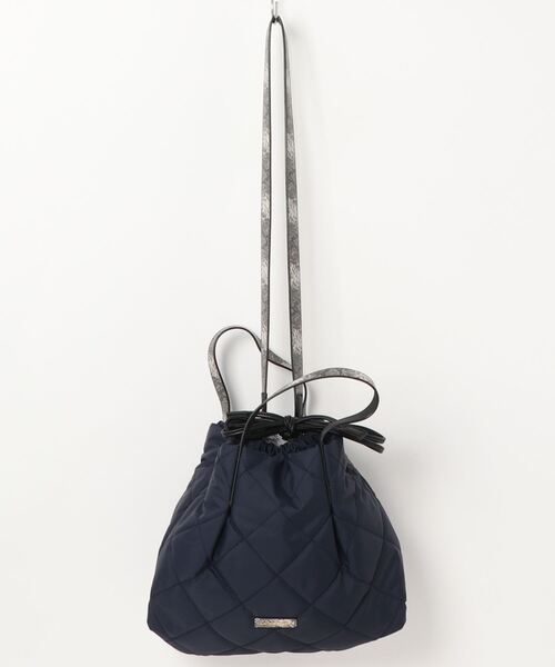 LA BAGAGERIE（ラバガジェリー）の「ドローストリング×キルト2WAYトート Sサイズ（ショルダーバッグ・レディース・ブラック/ベージュ/カーキ/ネイビー/グレー・FREE）」の5枚目の写真