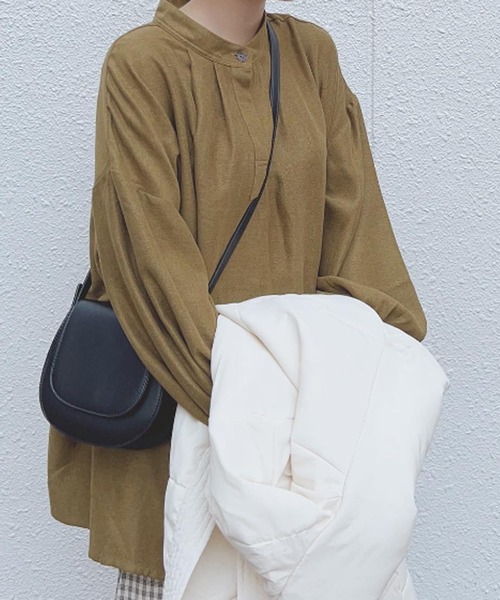Isn't She?(イズントシー)の「前後2wayスタンドカラーチュニック(チュニック・レディース・ブラック/カーキ/ベージュ・FREE)」の5枚目の写真