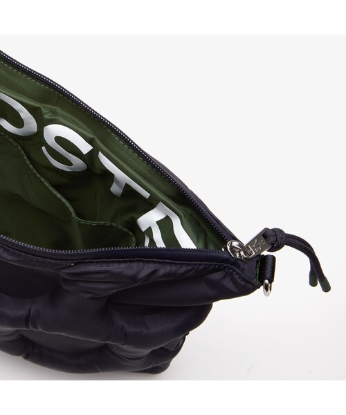 LACOSTE(ラコステ)の「パデッドナイロン ゴルフボールエフェクトショルダーバッグ(ショルダーバッグ・メンズ・ネイビー・FREE)」の4枚目の写真