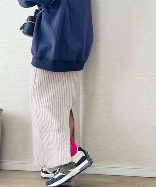 toucher du brise（トゥシェドブリーズ）の「ロング ニットナロー スカート（スカート・レディース・オフホワイト/ブラック/カーキ/ピンク・M）」の2枚目の写真